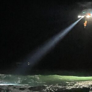 Illuminating flare leads to vital decision in sea rescue