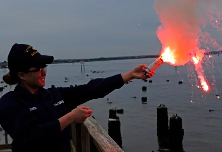 USCG advises boaters to carry flares